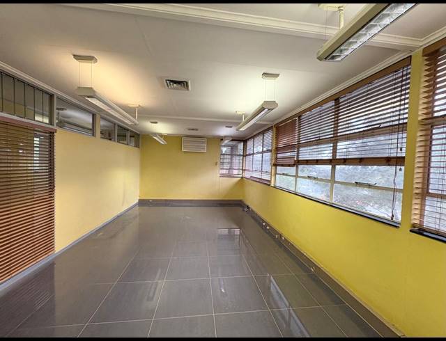 2,565M² OFFICE TO LET IN RANDJESPARK